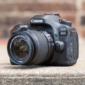 Camera EOS 80D + 18 – 55mm Lens