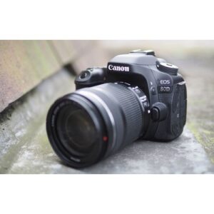 Camera EOS 80D + 18 – 135mm Lens